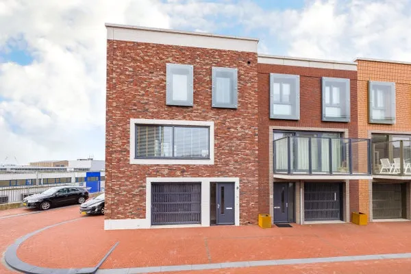Corner house for sale: Visseringstraat 46, Oud-IJmuiden Ijmuiden