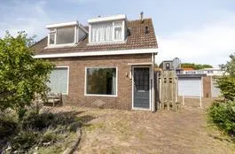 Terraced house for sale: Visstraat 19, Visbuurt Den Helder