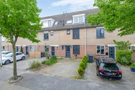 Tussenwoning te koop: Vivaldi 21, Monster