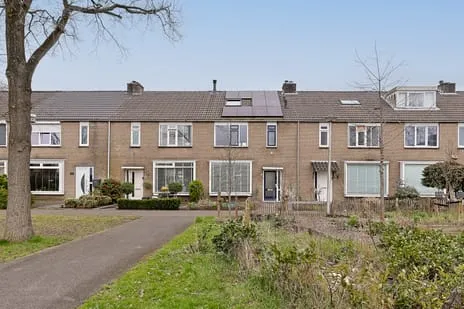 Tussenwoning te koop: Vivaldihof 37, Componistenbuurt-Zuid Alphen Aan Den Rijn