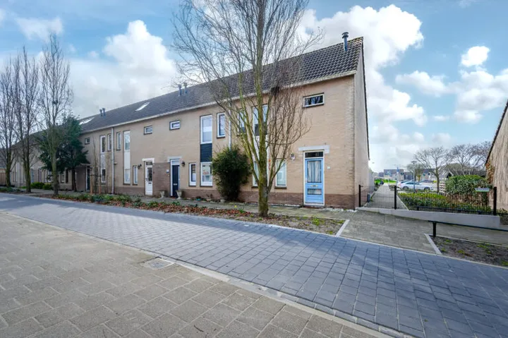 Hoekwoning te koop: Vivaldipad 15, Muziekwijk Z.-Oost Almere