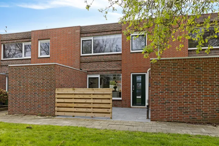 Tussenwoning te koop: Vlamoven 95, Steenbakkersbuurt Delfzijl