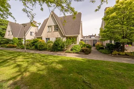 Tussenwoning te koop: Vlasakkers 18, Westmaas Woonkern Westmaas