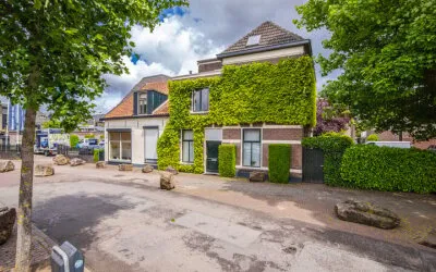 Twee-onder-één-kap te koop: Vlashofstraat 10, Velp