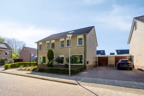 Tussenwoning te koop: Vlaskamp 17, Fivelmonde Delfzijl