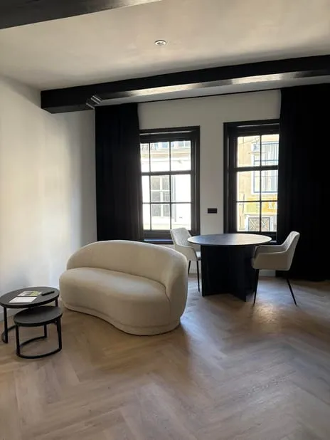 Studio te huur: Vlasmarkt 17A, Stadhuis Middelburg