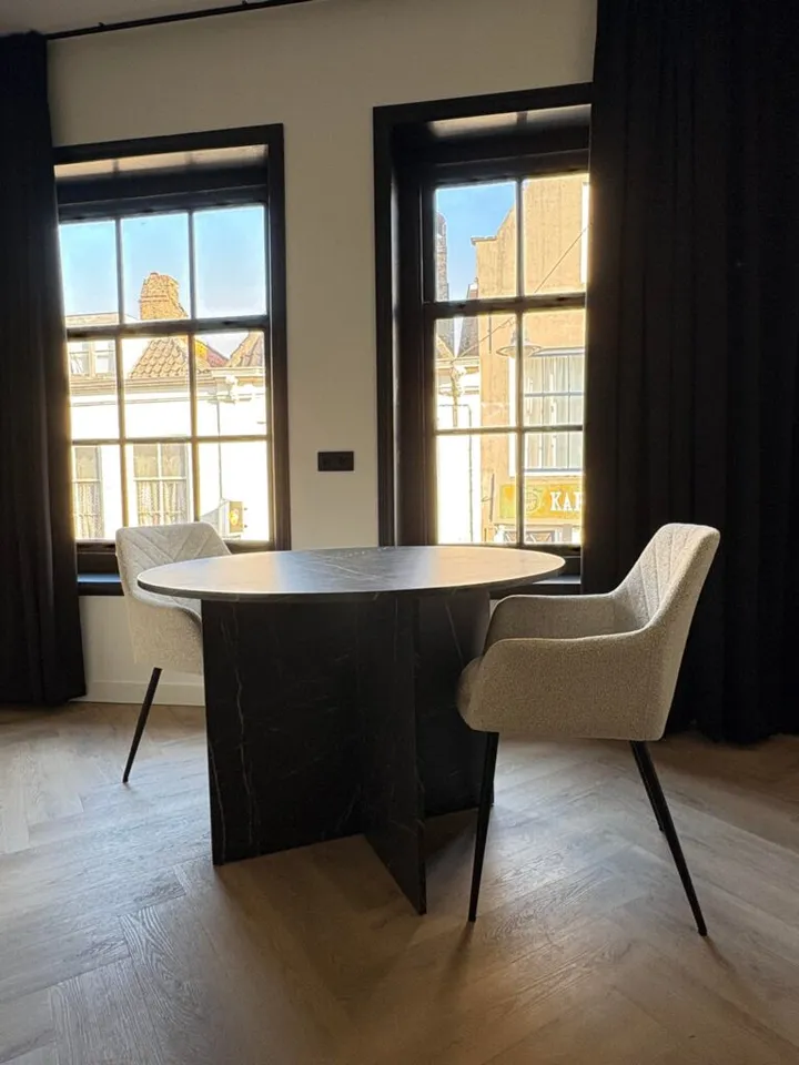 Woning te huur: Vlasmarkt, Stadhuis Middelburg