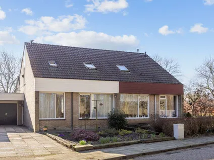 Tussenwoning te koop: Vlasserslaan 25, Ulrum Ulrum
