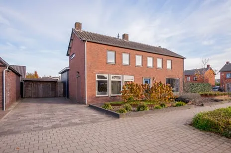 Vrijstaande woning te koop: Vlassert 34, Reusel Reusel