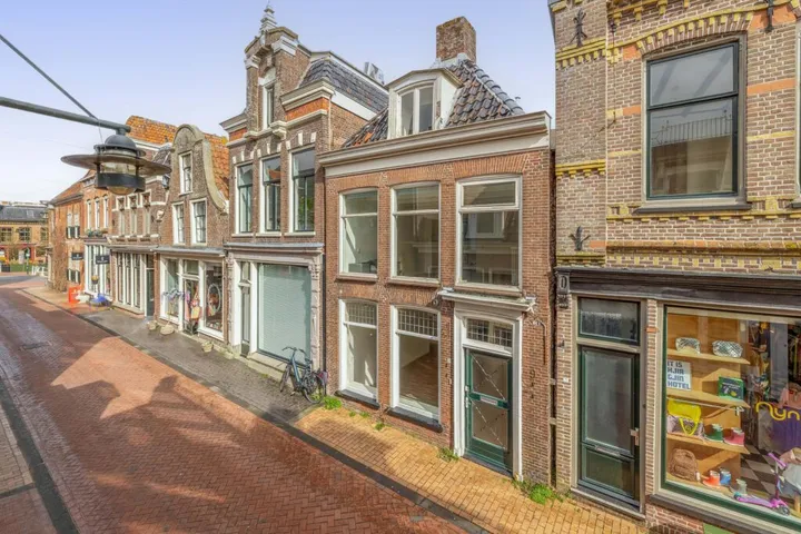 Tussenwoning te koop: Vlasstraat 9, Dokkum binnen de Bolwerken Dokkum
