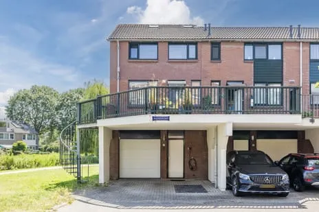 Corner house for sale: Vledderdiep 1, Kalf Zaandam