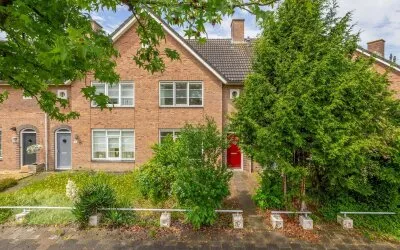 Tussenwoning te koop: Vliegende Koffer 8, Blixembosch-Oost Eindhoven