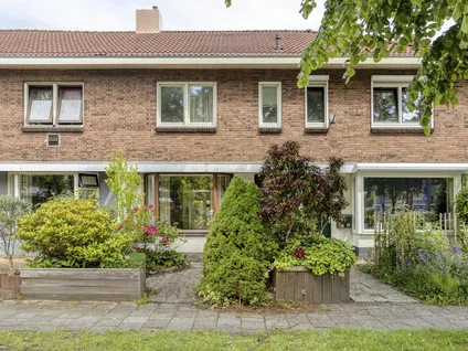 Tussenwoning te koop: Vlierstraat 19, Wesselerbrink Noord-Oost Enschede
