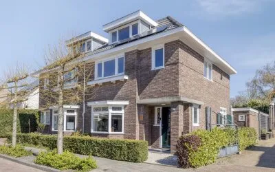 Twee-onder-één-kap te koop: Vliertstraat 61, Centrum Vught