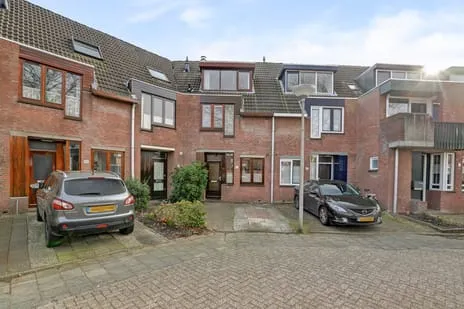 Tussenwoning te koop: Vlietenburg 63, Hoevenbuurt Gouda