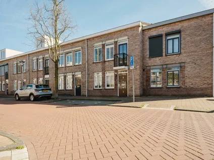 Tussenwoning te koop: Vlietstraat 4, Kern Spijkenisse