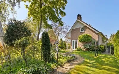 Twee-onder-één-kap te koop: Vlietweg 9, Roosendaal