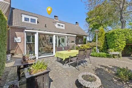 Twee-onder-één-kap te koop: Vlietweg 9, Vroenhout Roosendaal