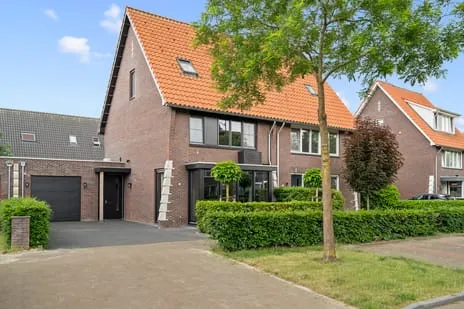 Tussenwoning te koop: Vlinderlaan 43, Spoorkamp/De Terrassen Nijkerk