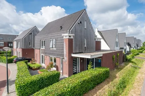 Twee-onder-één-kap te koop: Vlinderlaan 57, Luchen Mierlo