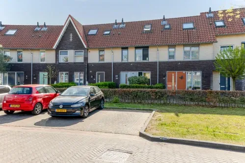 Tussenwoning te koop: Vlinderlaan 90, Nijkerk