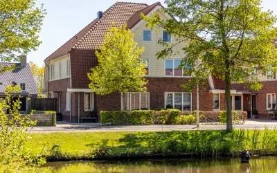 Twee-onder-één-kap te koop: Vlinderslag 72, Oostvoorne Oostvoorne