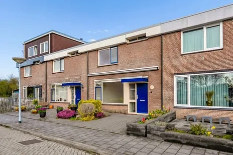 Tussenwoning te koop: Vlissingenstraat 8, Stedenwijk Midden-west Almere