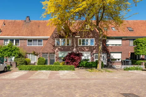 Tussenwoning te koop: Vlokhovenseweg 28, Vlokhoven Eindhoven