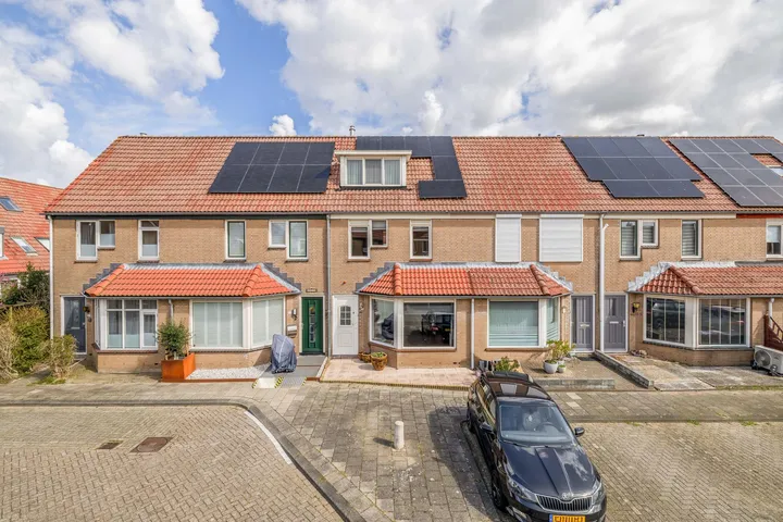 Tussenwoning te koop: Vlotgras 51, Vriesland Spijkenisse