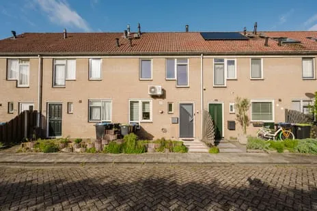Tussenwoning te koop: Vlotgras 76, Vriesland Spijkenisse