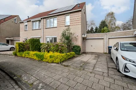 Tussenwoning te koop: Vluttersven 13, Gijzenrooi Eindhoven