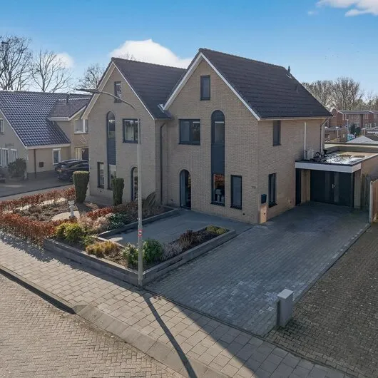 Twee-onder-één-kap te koop: Voeghoutenstraat 22, Klazienaveen-Zuid Klazienaveen