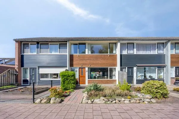 Tussenwoning te koop: Voeghoutenstraat 318, Klazienaveen-Zuid Klazienaveen