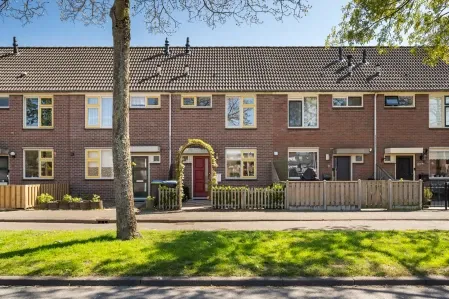 Tussenwoning te koop: Vogelenzanglaan 53, Vogelenzang-Zuid Spijkenisse