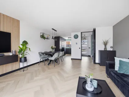Tussenwoning te koop: Vogelenzanglaan 9, Parkbuurt oosteinde 'S-Gravenhage