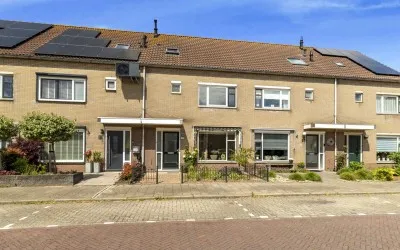 Tussenwoning te koop: Vogelkers 49, Commandeurs Heemskerk