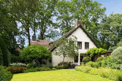 Vrijstaande woning te koop: Vogelkerslaan 1, Villapark Vught