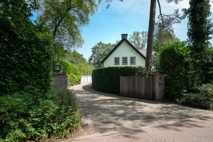 Detached house for sale: Vogelkerslaan 8, Villapark Vught