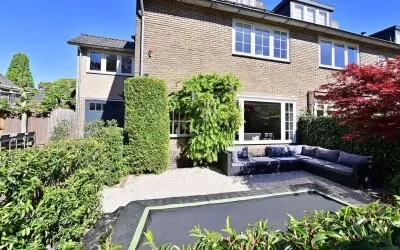 Hoekwoning te koop: Vogelkersstraat 1, Bloemenbuurt Bussum