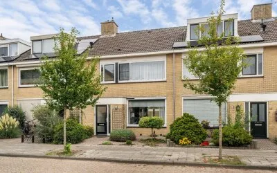 Tussenwoning te koop: Vogelkersstraat 18, Oudeland 'S-Gravenzande