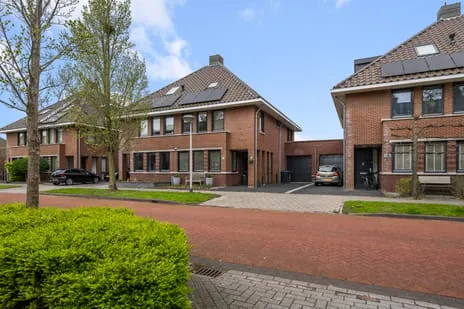 Tussenwoning te koop: Vogellaan 79, Uithoorn