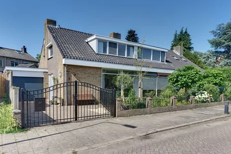 Semi-detached for sale: Vogelstraat 6, Zeebuurt West Harderwijk