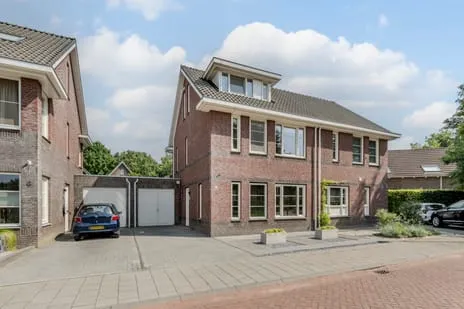 Terraced house for sale: Vogelvlucht 4, Steenakkers Gilze
