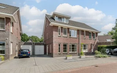 Tussenwoning te koop: Vogelvlucht 4, Steenakkers Gilze
