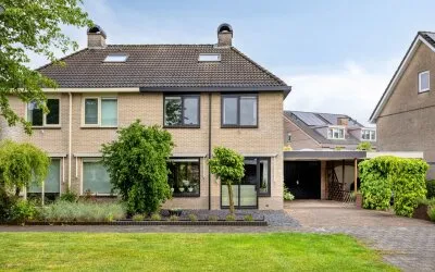 Twee-onder-één-kap te koop: Vogelwikke 37, Norschoten Barneveld
