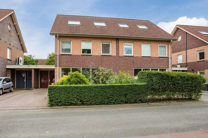 Tussenwoning te koop: Vogelwikke 9, Plantenbuurt Meppel