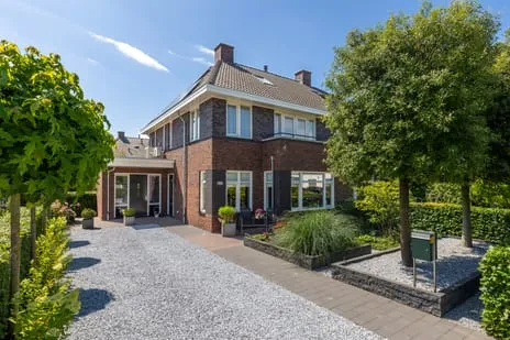 Twee-onder-één-kap te koop: Vogelzangsekade 12B, Graaf Lopik