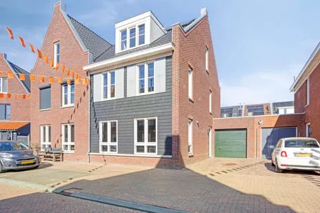 Tussenwoning te koop: Volharding 25, Spakenburg Bunschoten-Spakenburg