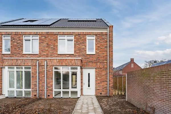 Twee-onder-één-kap te koop: Volkelseweg 22A, Loopkant-Liessent-Goorkens Uden