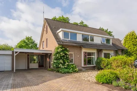 Tussenwoning te koop: Volmachten 48, Vries Vries